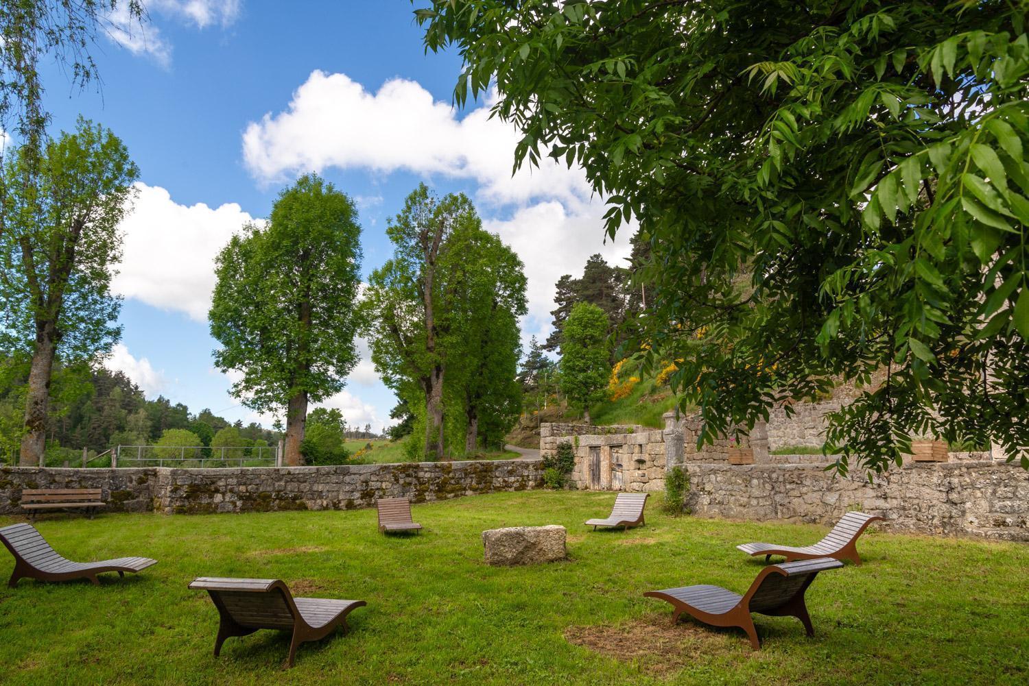 Gite De La Grange - Domaine De Coulagnettes Serverette Exterior foto